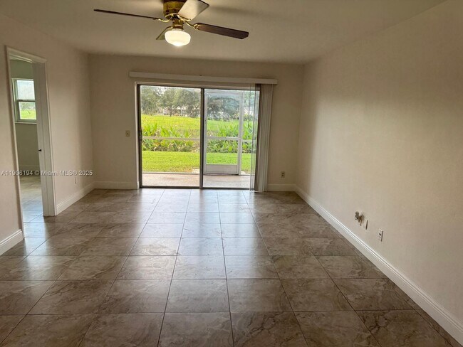 Foto del edificio - 2471 SW 82nd Ave