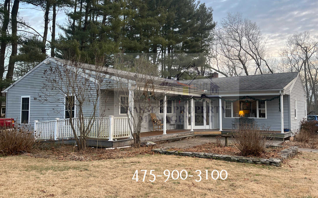 Primary Photo - 1 Locke Dr