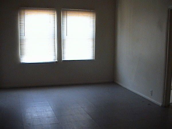 Building Photo - 901 N Arrowhead Ave