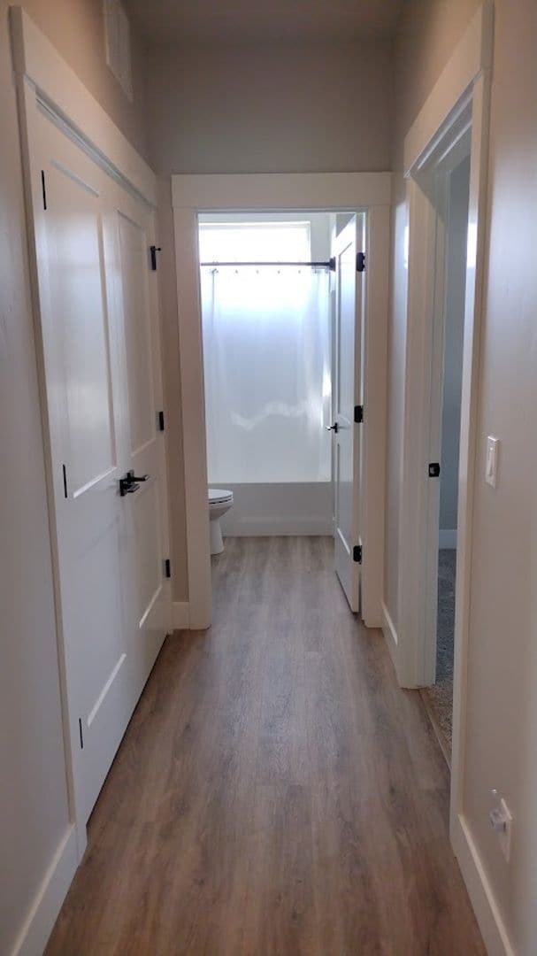 Building Photo - Brand new townhome located in a quiet comm...