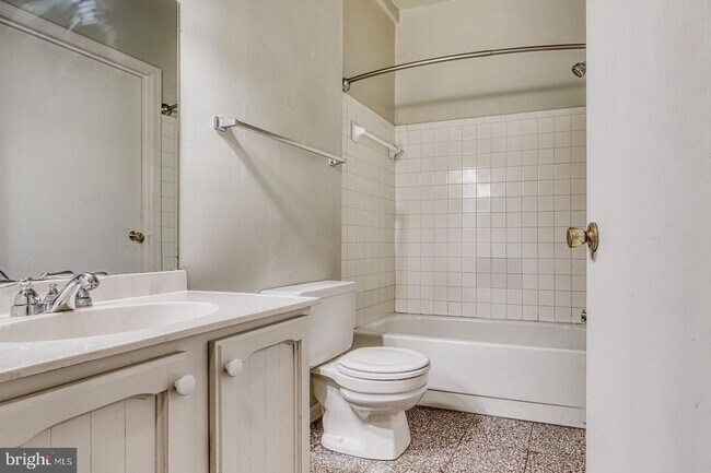 Foto del edificio - 2028 Mt Royal Terrace