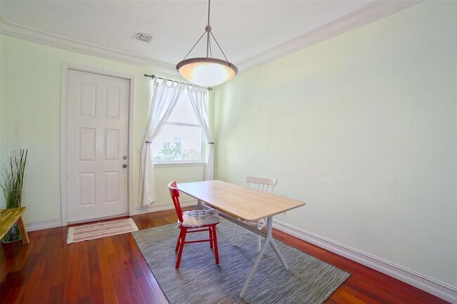 Foto del edificio - 836 SE 4th Ct