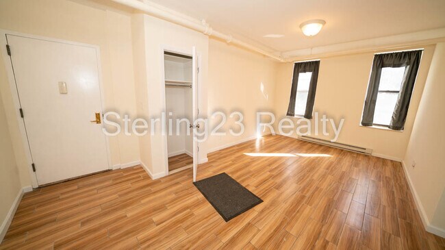 Building Photo - 2455 27th St