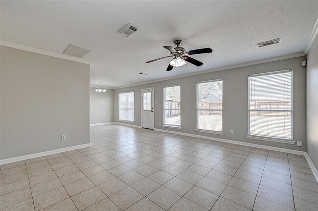 Foto del edificio - 6735 Windy River Ln