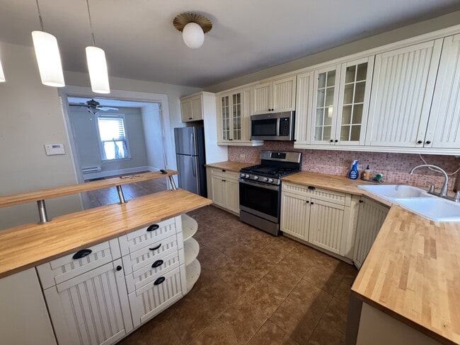 Photo - 2010 W Concord Pl House