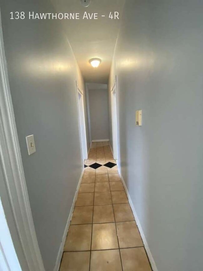 Building Photo - 138 Hawthorne Ave