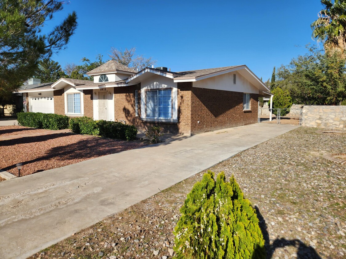 Primary Photo - 4416 Finch Way