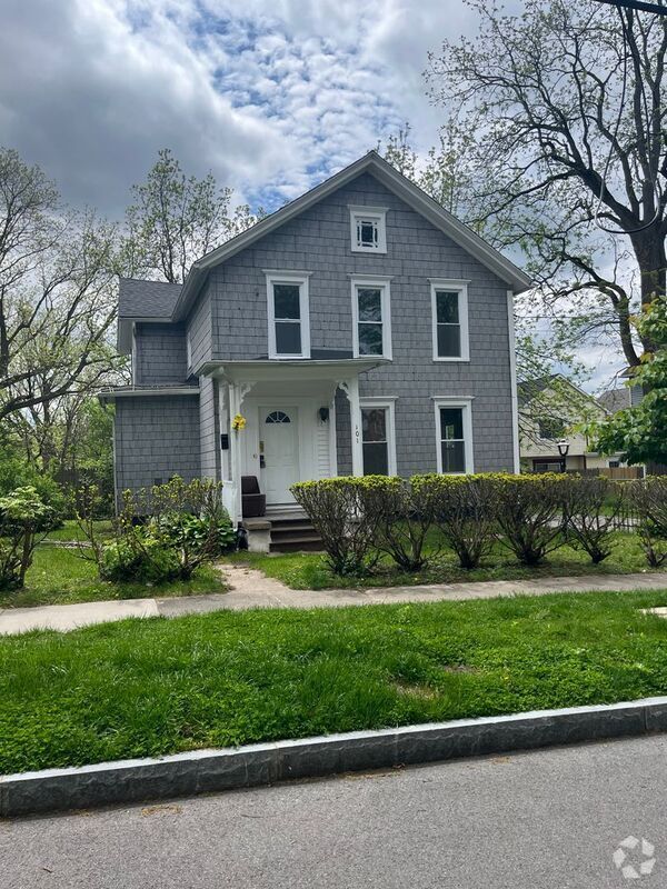 Building Photo - 101 Cottage St