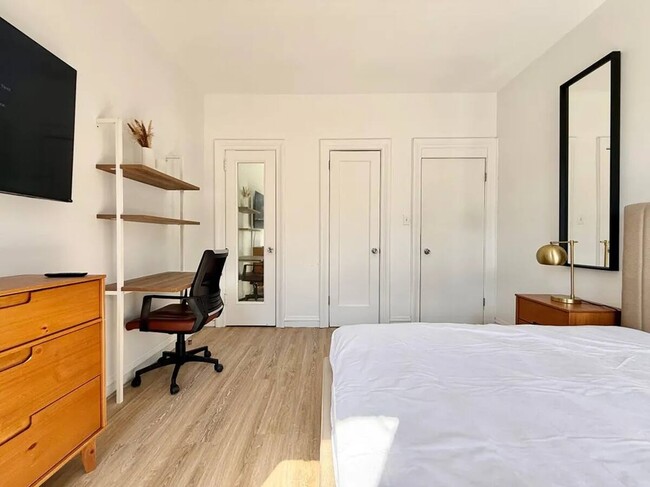 Building Photo - Nice room in a good neighborhood