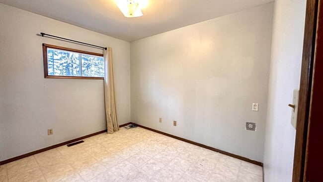 Photo du bâtiment - 714035 Range Rd 50