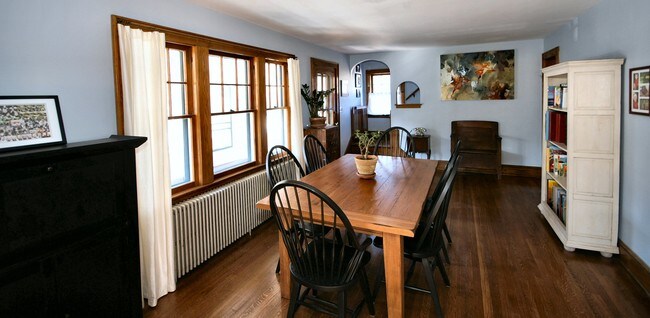 Foto del edificio - 198 N Taylor Ave