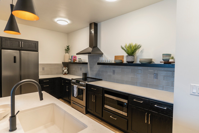 Kitchen - 540 Nucleus Ave