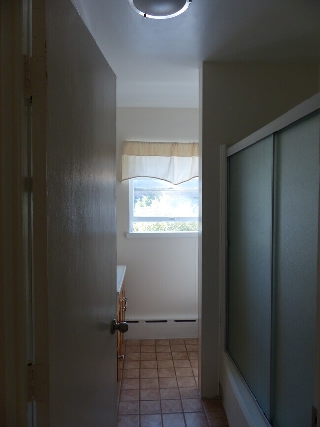 Bathroom - 268 Fountain St