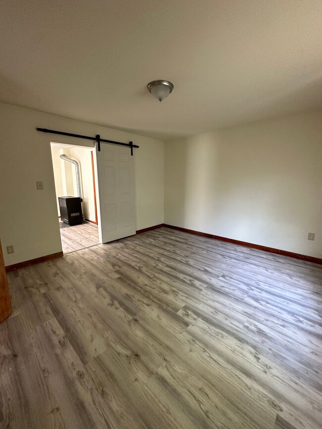 Foto del edificio - 5347 N Sherman Blvd