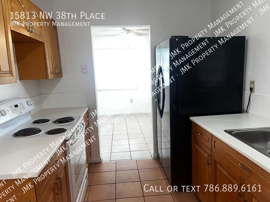 Foto principal - 3x2 Available NOW! 950 sqft, Tour Today!