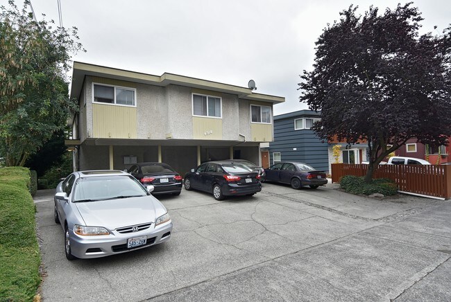 Foto del edificio - 4318 WINSLOW Pl N