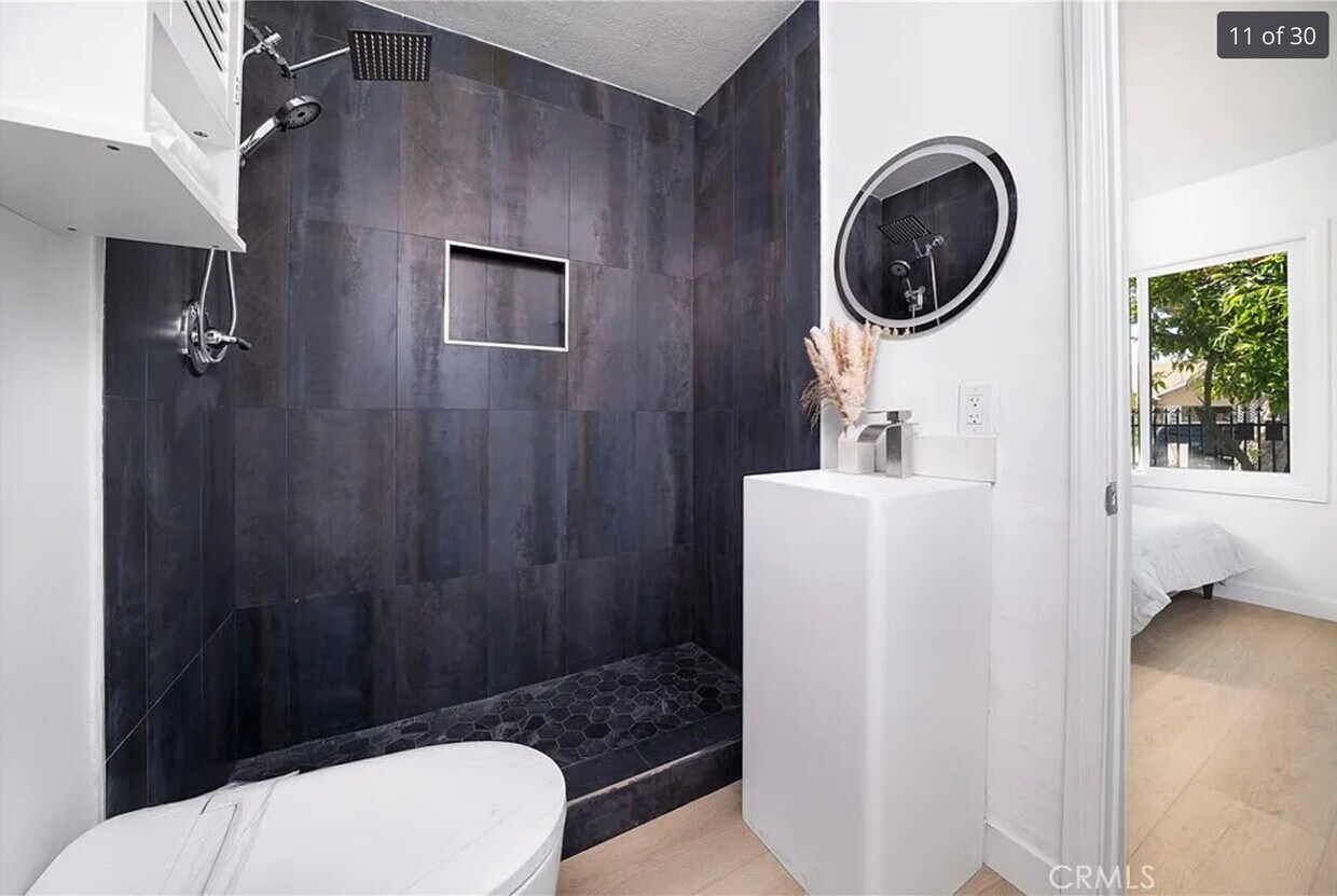 Photo - 1009 W Myrtle St (Santa Ana, CA)