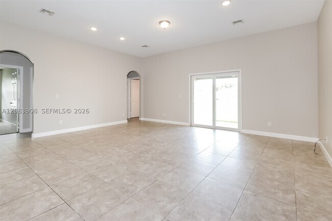 Building Photo - 1061 Southwest