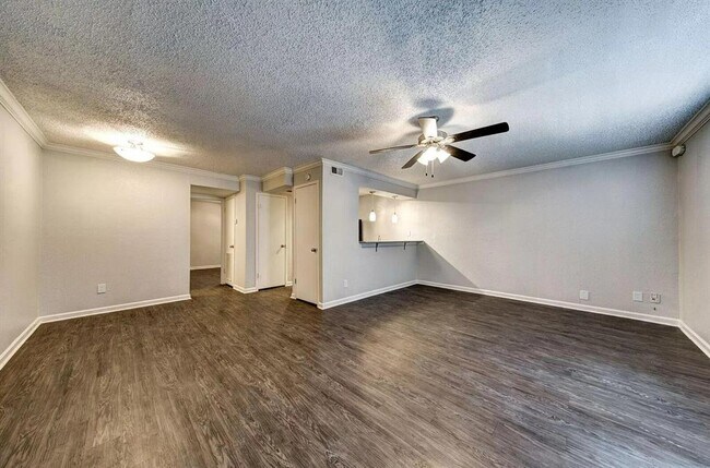 Building Photo - 5426 Menchaca Rd
