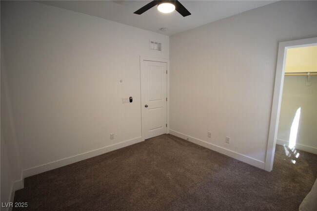 Building Photo - 8085 Skye Roar Ct