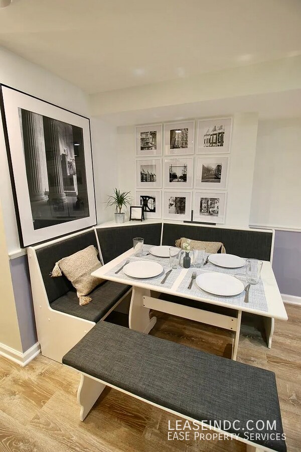 Foto del edificio - 127 Adams St NW