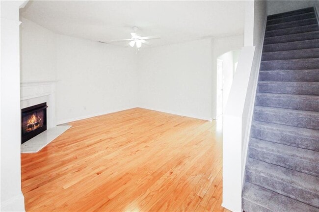 Building Photo - 3893 Grovemont Pl