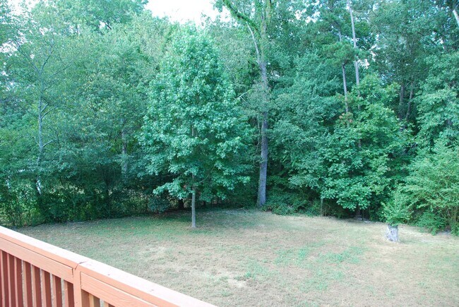 Building Photo - Three bedroom home in a quiet neighborhood!