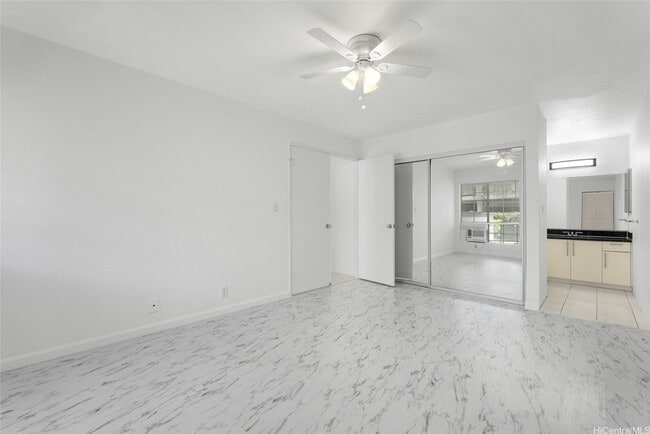 Building Photo - 605 Mananai Pl