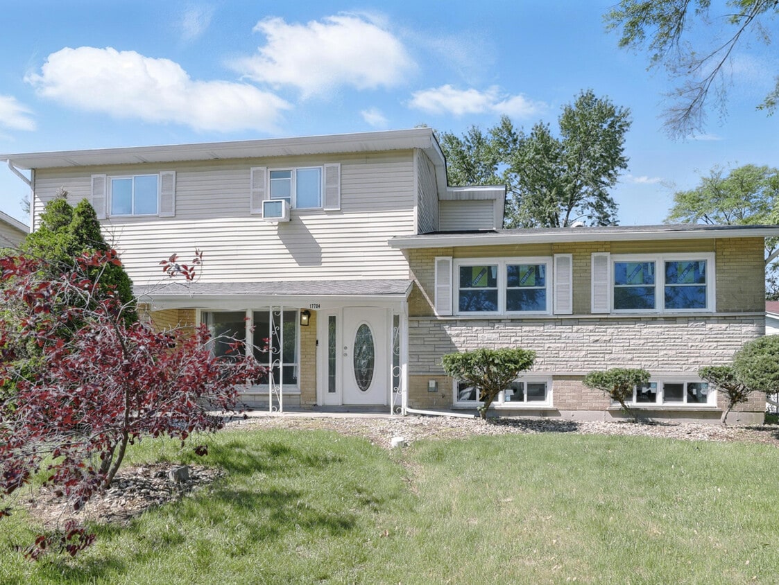 Foto principal - 17704 Grandview Dr