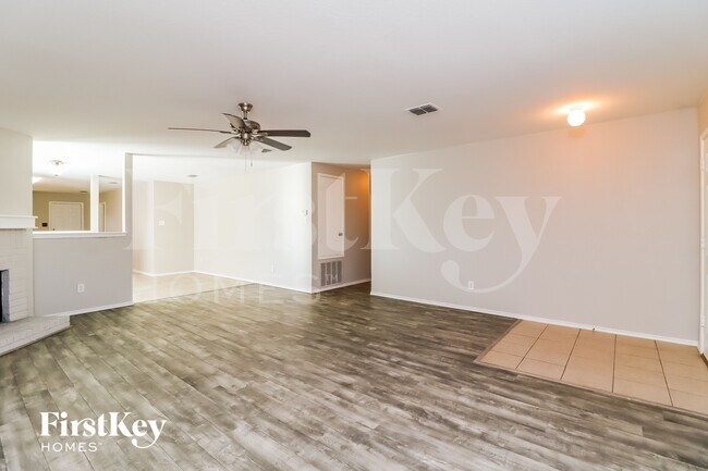 Building Photo - 1413 Erin Ct