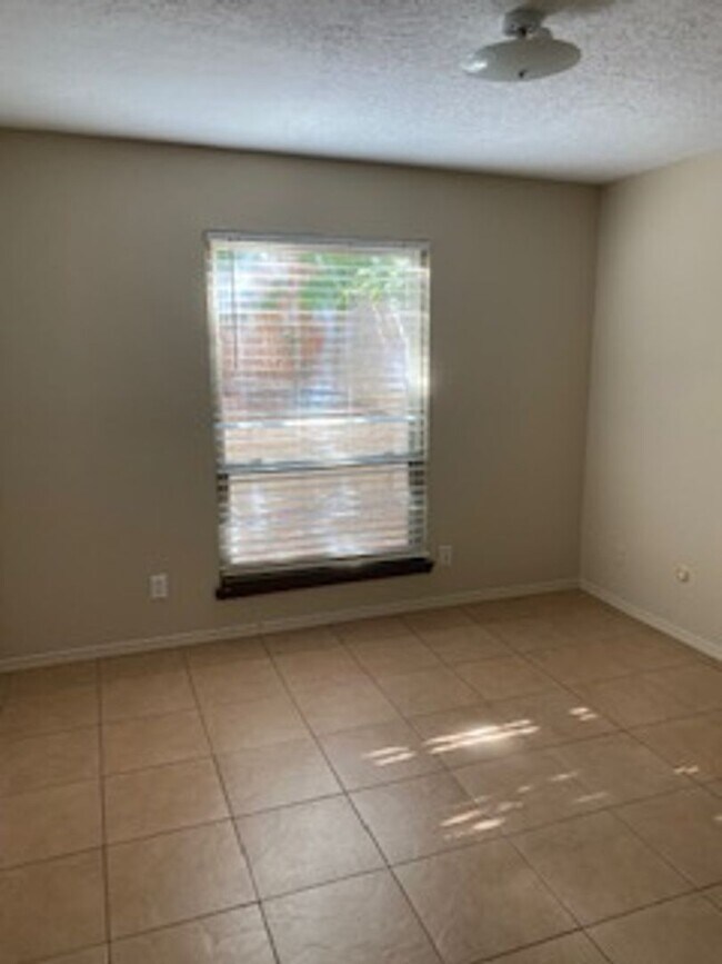 Foto del edificio - MENAUL12240