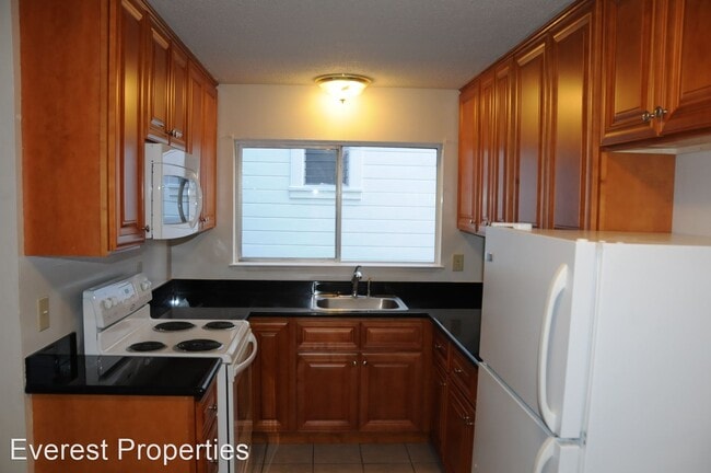 Building Photo - 2015 Haste St