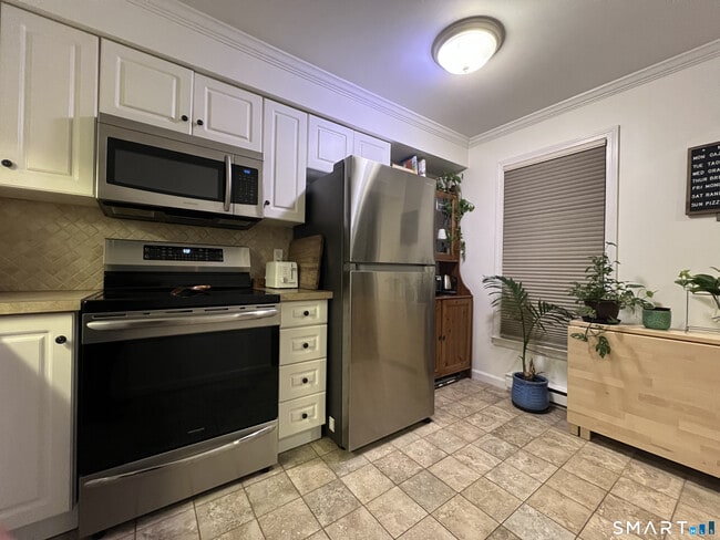 Building Photo - 279 Bridge St