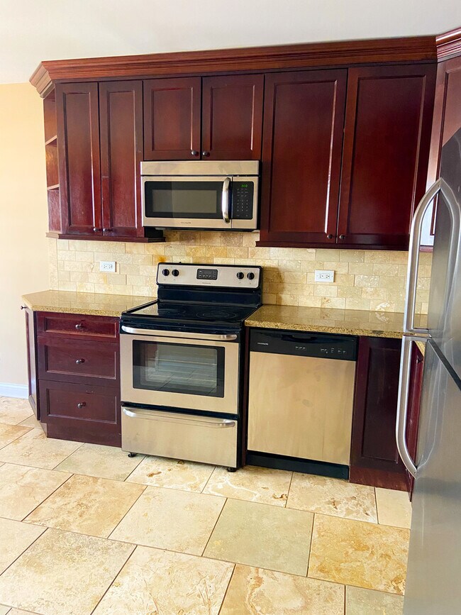 Building Photo - 9435 86th Ct