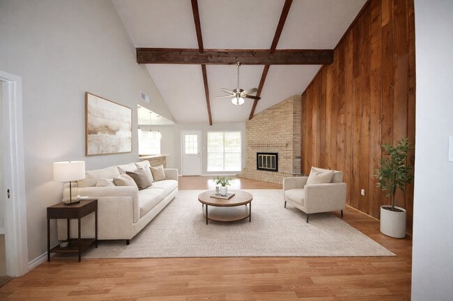 Foto del edificio - 15923 Boulder Oaks Dr