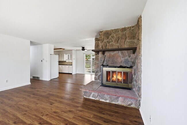 Foto del edificio - $2,140.95 - 3 bed/1 bath Home in Berthoud with a large backyard