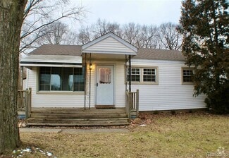Building Photo - 2099 Van Courtland Ave