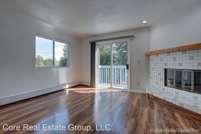 Building Photo - 2 br, 1.5 bath House - 9220 Glenn Haven Dr...