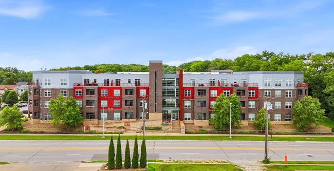 Building Photo - Riverview West
