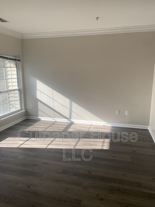 Photo - 4860 Eisenhower Ave Apartment