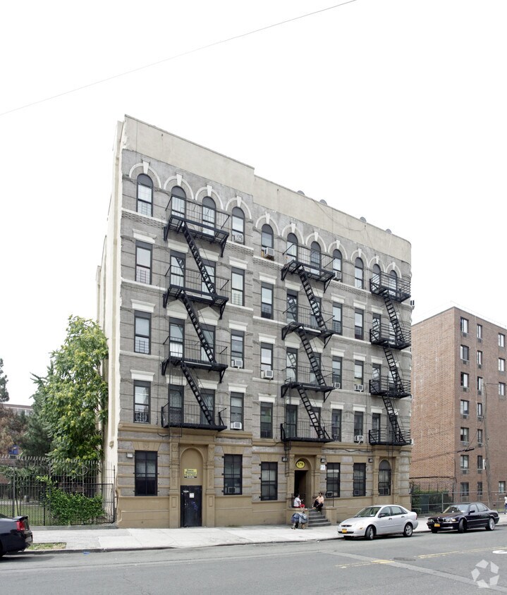 Foto principal - 578 E 141st St