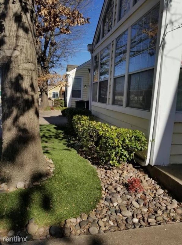 Foto principal - 1346 E 58th St