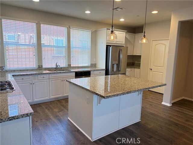 Building Photo - 17052 Independence Way