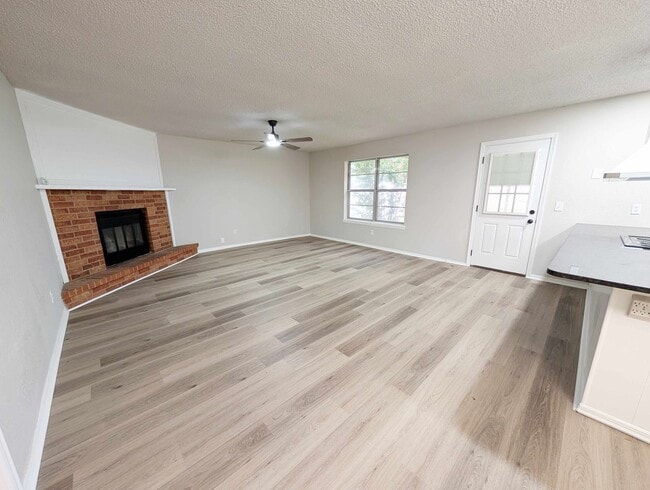 Building Photo - 4 Bed Remodel in Moore