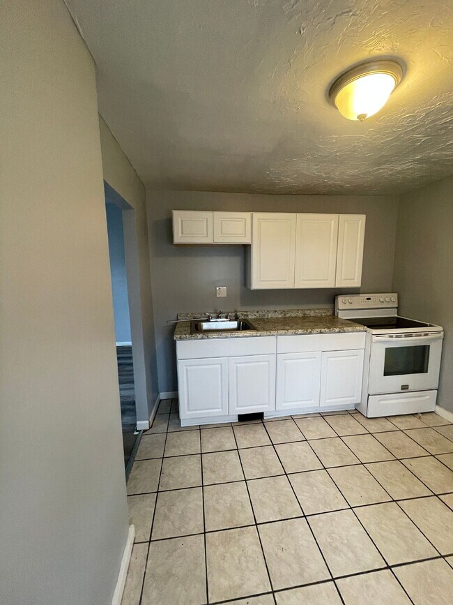 Foto del edificio - Cozy 1-Bedroom in Sharon – Walkable Location, Pets Welcome!