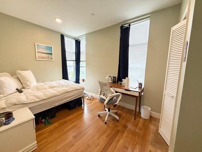 Foto del edificio - 299 Dudley St