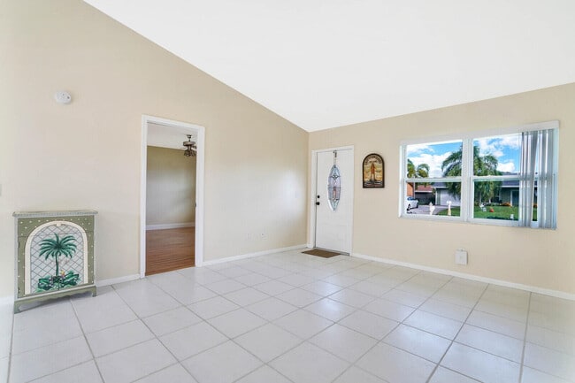 Building Photo - 3736 Coelebs Ave