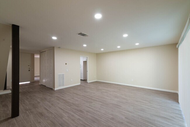 Foto del edificio - Welcome to 679 E Palm- Redlands, CA***1/2 ...