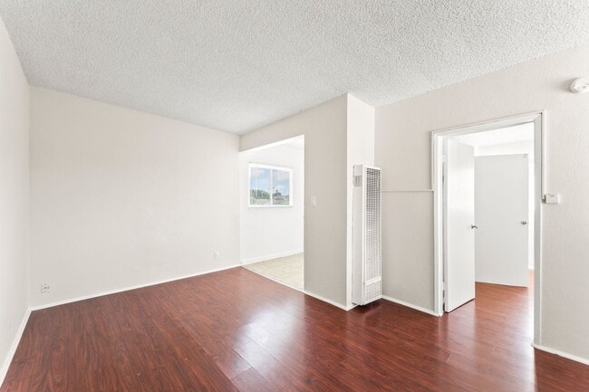 Building Photo - 1254 W 110th St
