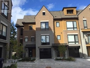 Building Photo - 21 Kenneth Wood Cres